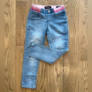 Girls size 7 jegging.